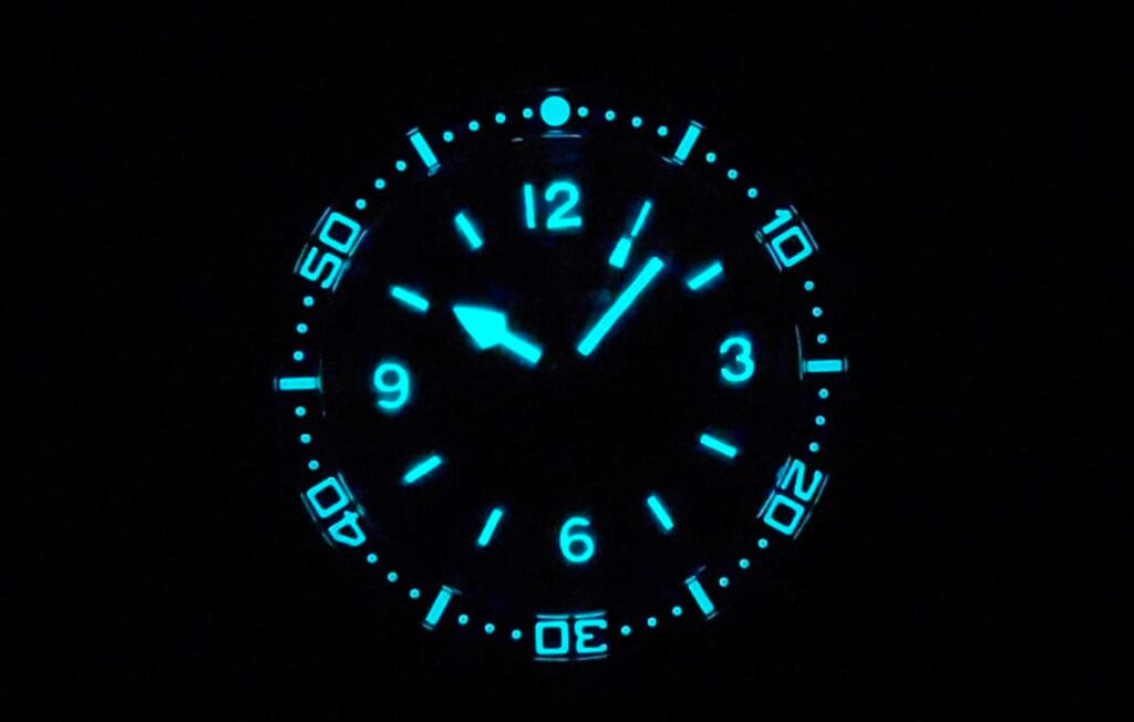 Addiesdive AD2033 - lume shot