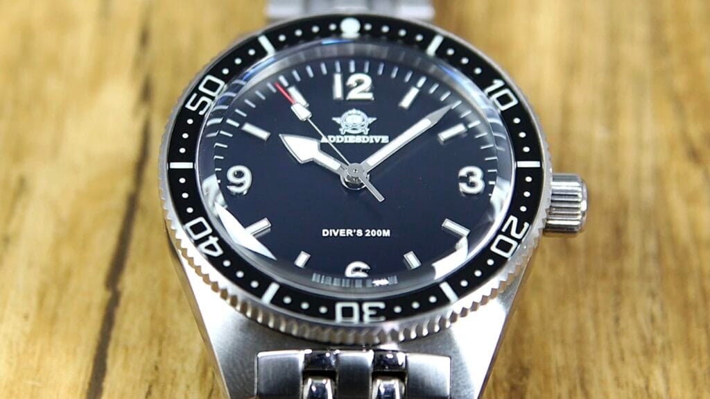 Addiesdive AD2033 - seiko vh31 sweeping seconds movement