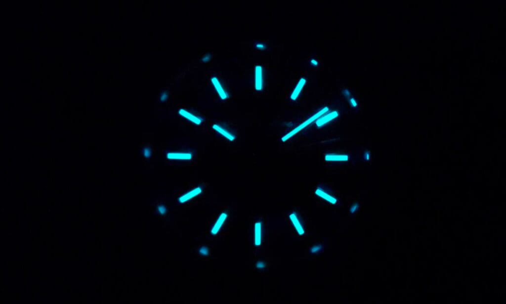 Addiesdive AD2073 - lume shot