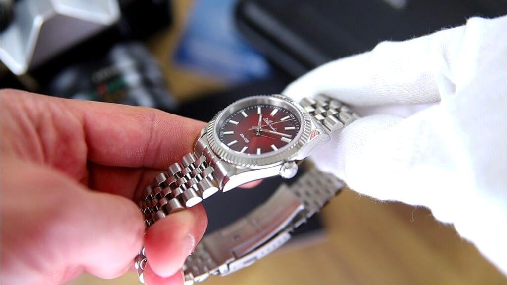 Addiesdive AD2073 - signed screw-down crown