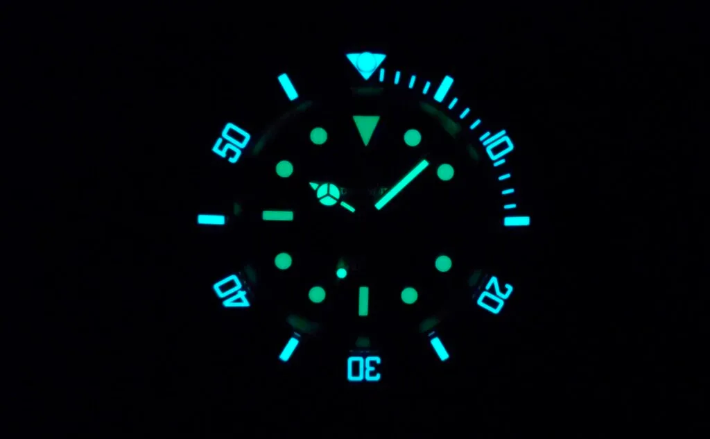 Addiesdive MY-H3 Automatic - lume shot