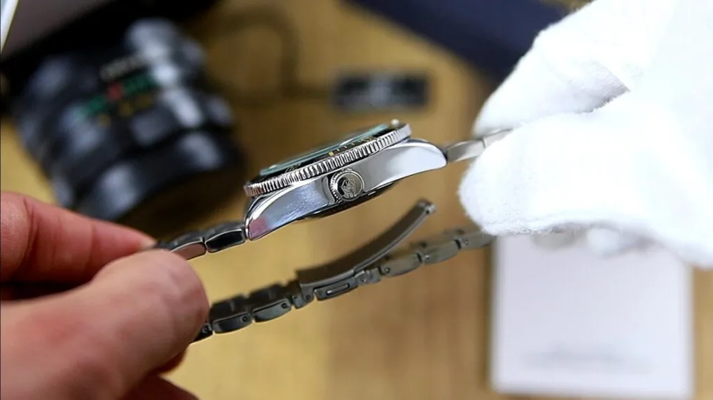 Benyar BY5179 - signed push-pull crown