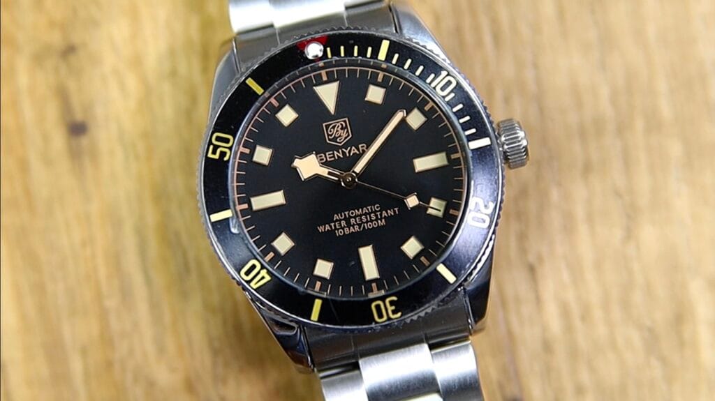 Benyar BY5179 - dial close-up