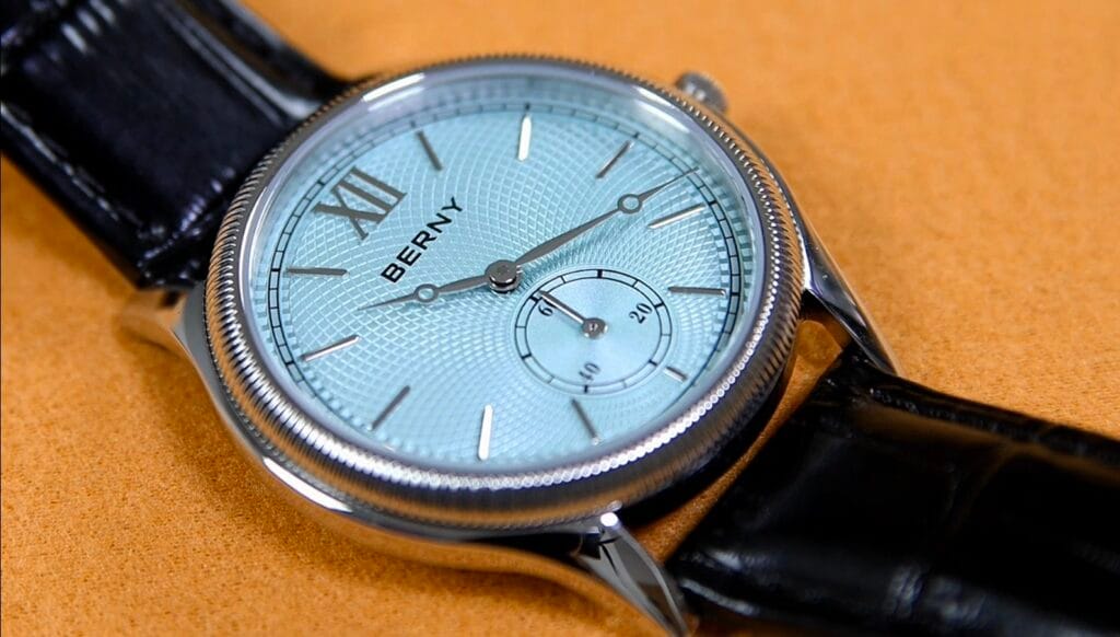 Berny 2944M - dial macro shot