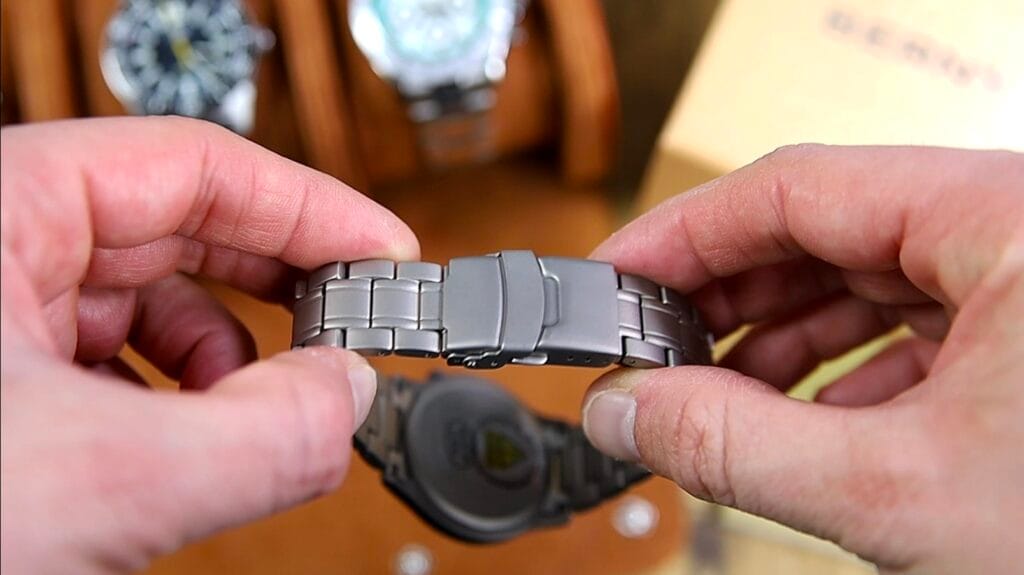 Berny T2566MS - secure double pusher clasp