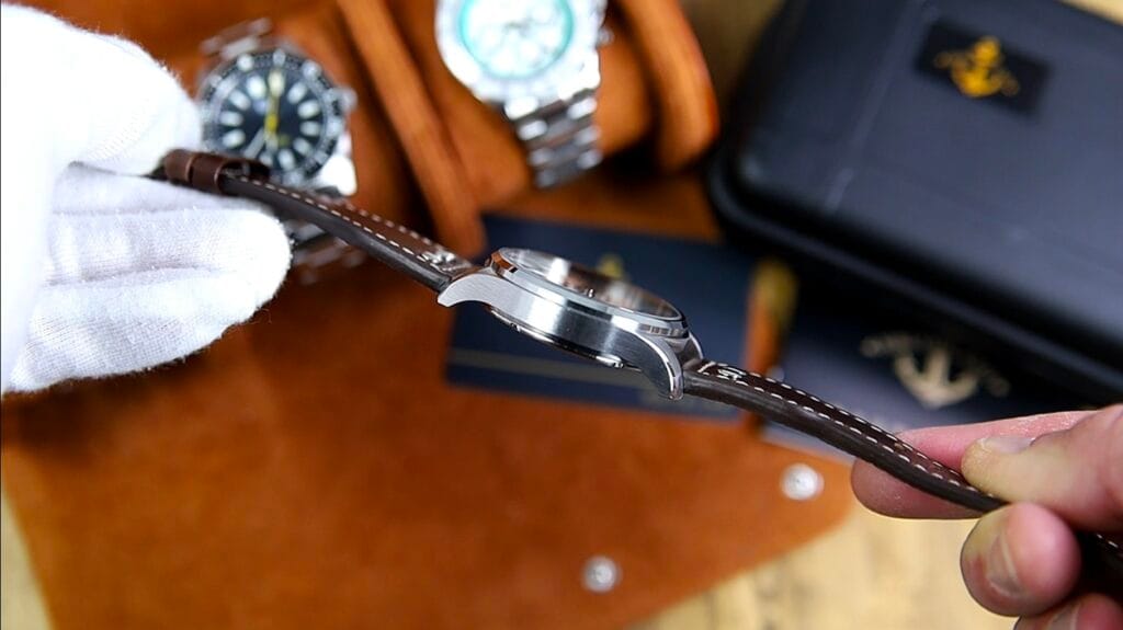 Hruodalnd F016 Turbone Pilot Watch - brushed flank