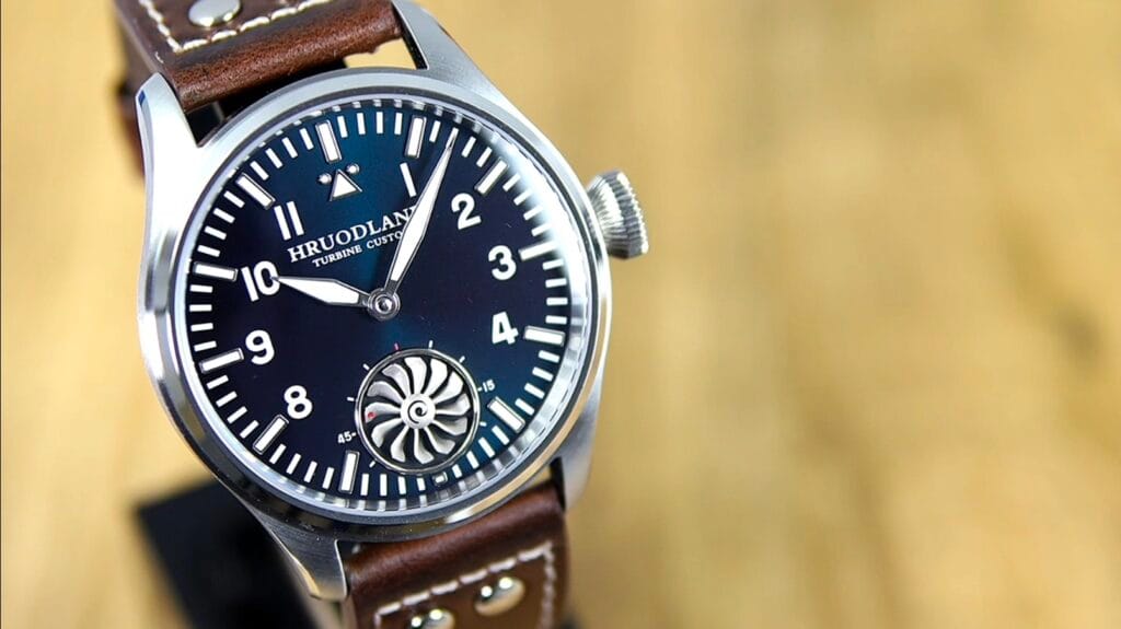 Hruodalnd F016 Turbone Pilot Watch - dial macro shot