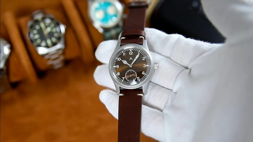 Militado D12 v2 - caramel sunburst dial