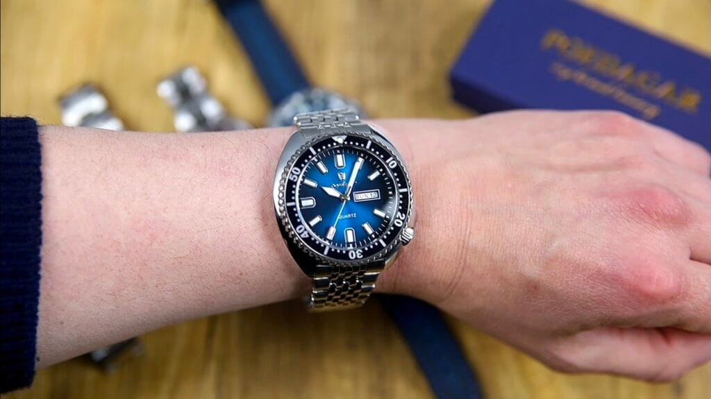 Poedagar 682 - on he wrist