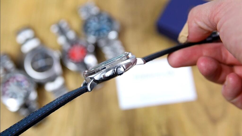 Poedagar 690 - signed push-pull crown