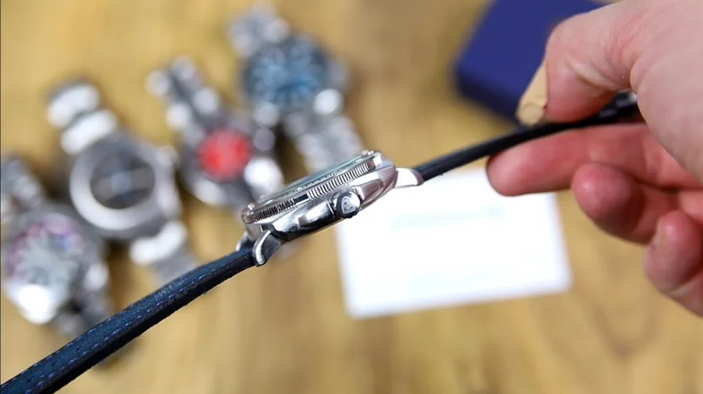 Poedagar 690 - signed push-pull crown
