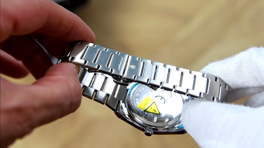 Poedagar 930 - signed butterfly clasp