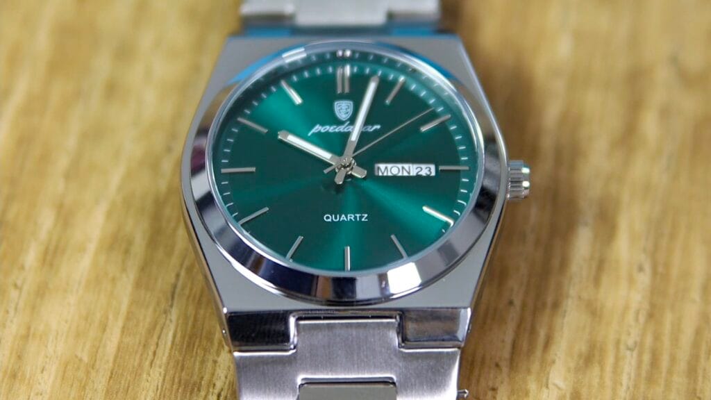 Poedagar 930 - sunburst dial