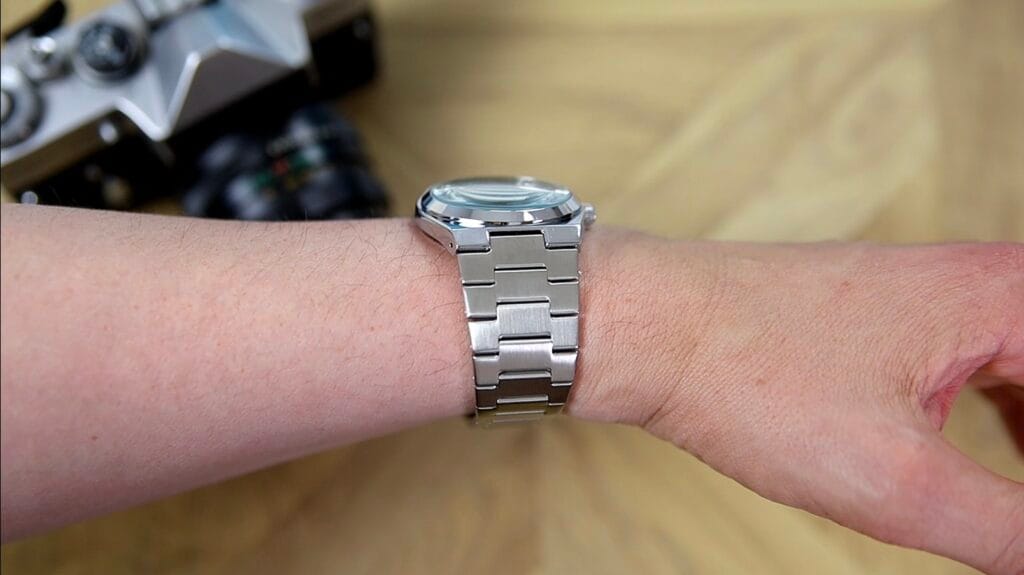 Poedagar 930 - hollow link stainless steel bracelet