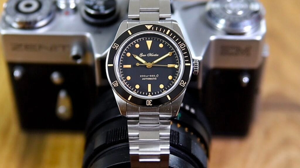 San Martin SN0004-GA - boxed sapphire crystal