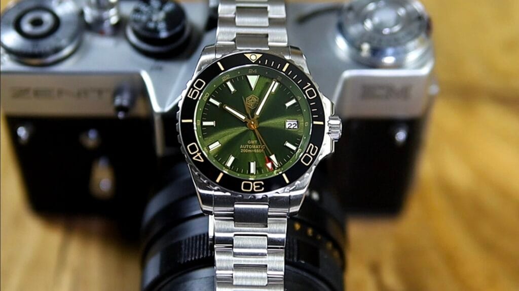 San Martin SN0136 -close-up of the dial