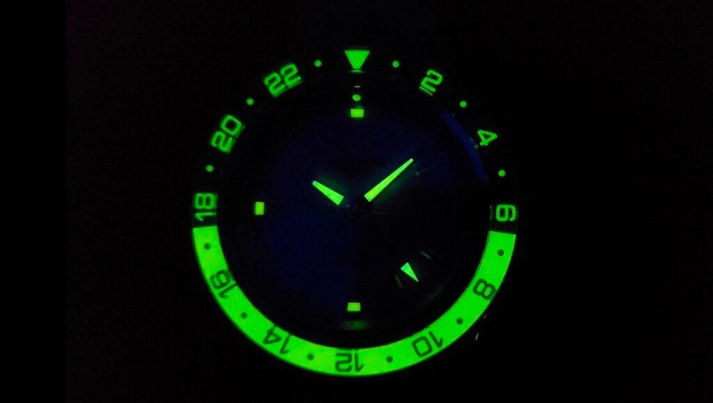 Seestern S456 Watch Review - lume shot