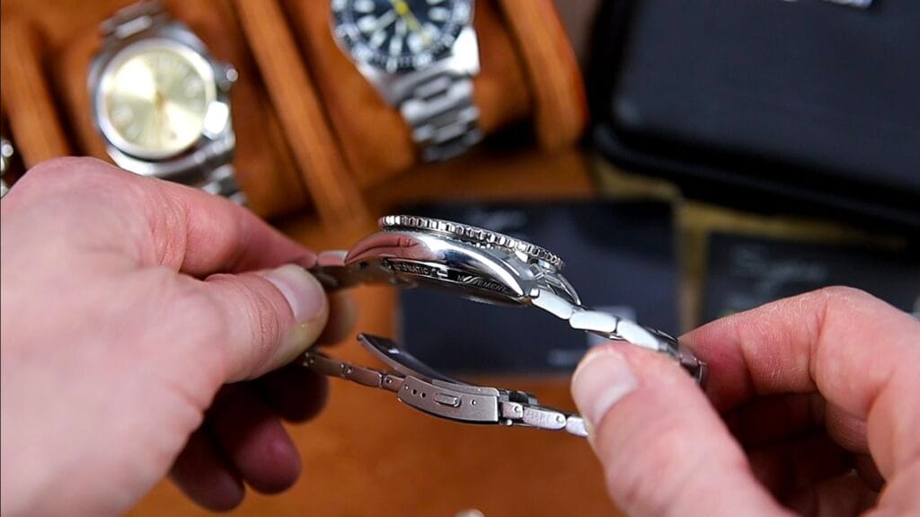 Seestern S456 Watch Review - polished flank