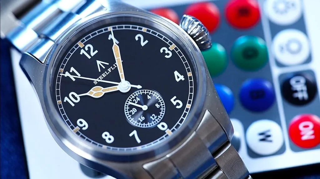 Steelflier SF746 - dial macro shot