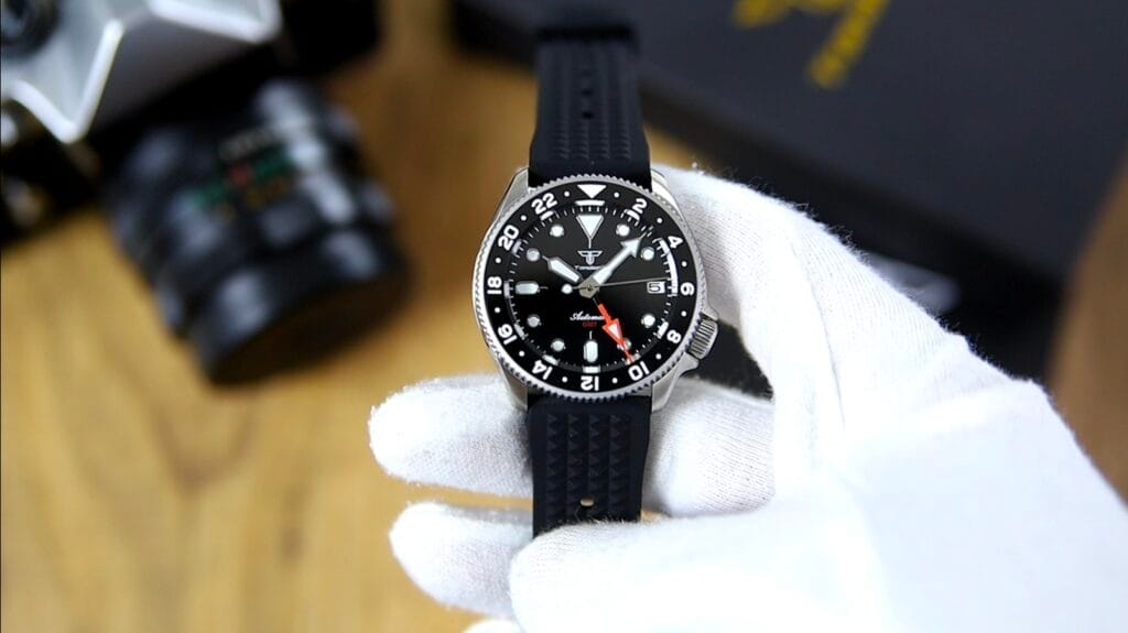 Tandorio GMT - crown at 4 oclock