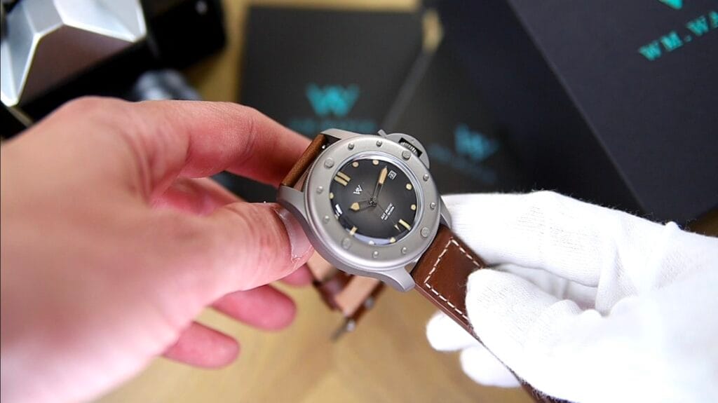 WM Watch WM200 - 120 click unidirectional bezel