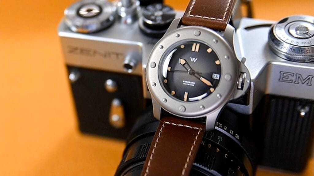 WM Watch WM200 - domed mineral crystal