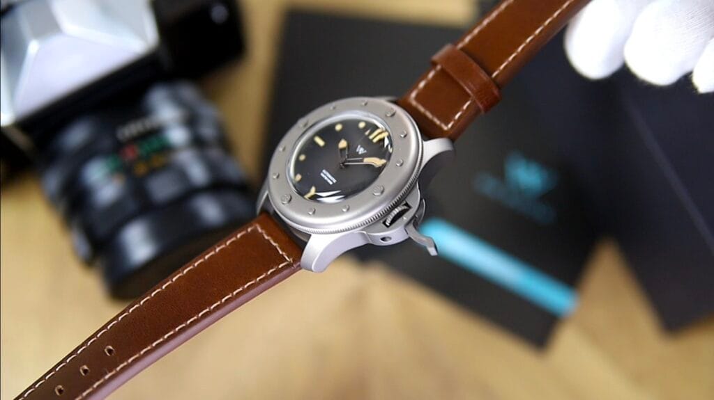 WM Watch WM200 - secure crown latch