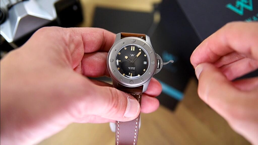 WM Watch WM200 - crown security latch opened