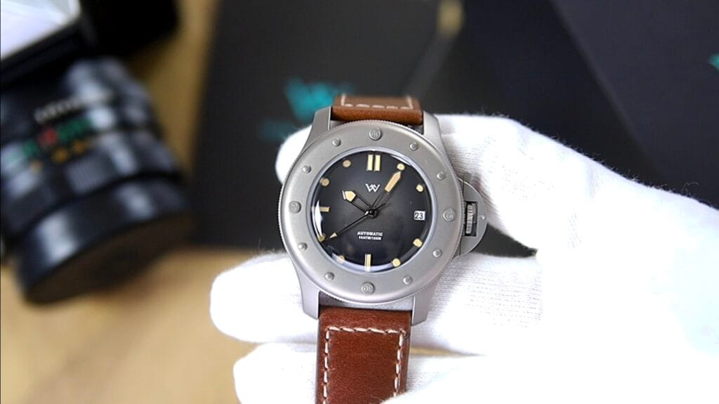 WM Watch WM200 - titanium rotating bezel