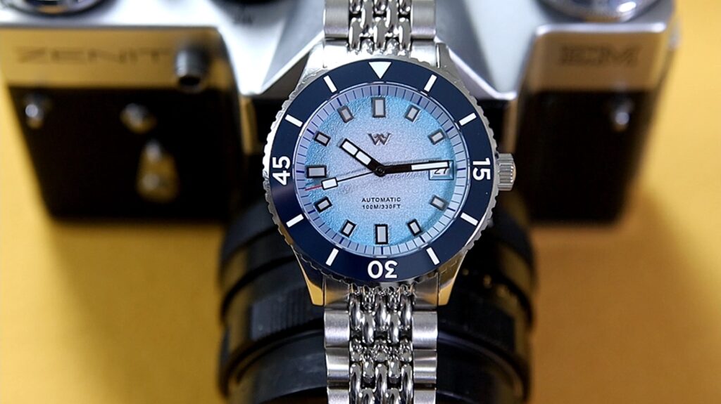 WM Watch WM212 - dial close-up