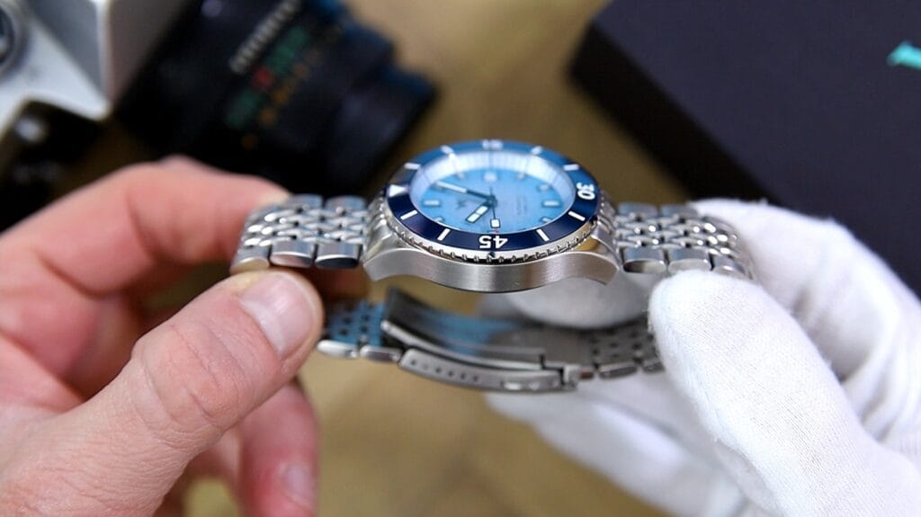 WM Watch WM212 - brushed flank