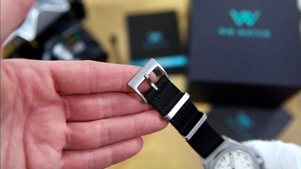 WM Watch WM216 - signed clasp