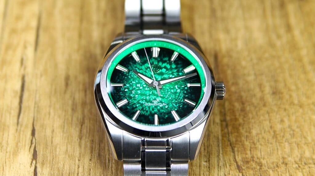 Watchdives WD0003C - domed sapphire crystal