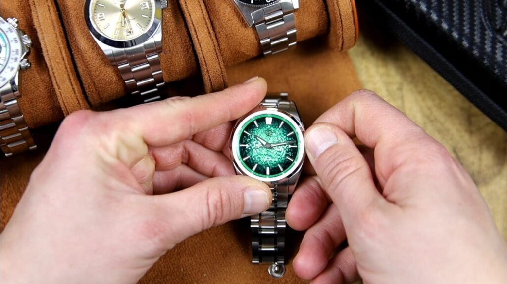 Watchdives WD0003C - VH31 sweeping seconds quartz movement