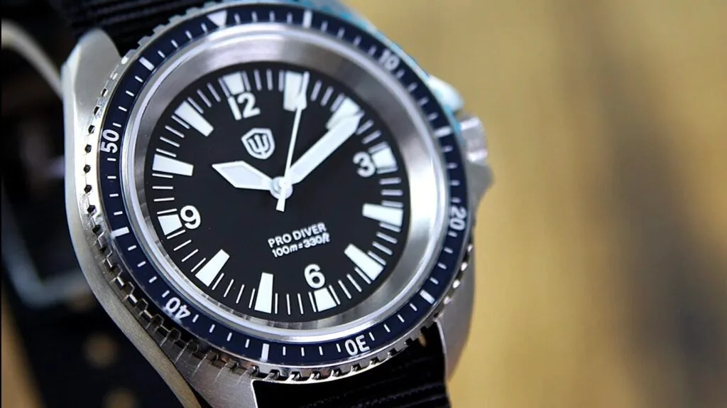 Watchdives WD1980 - macro shot of the dial