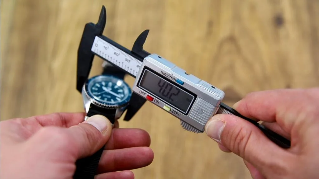 Watchdives WD1980 - case diameter measurement