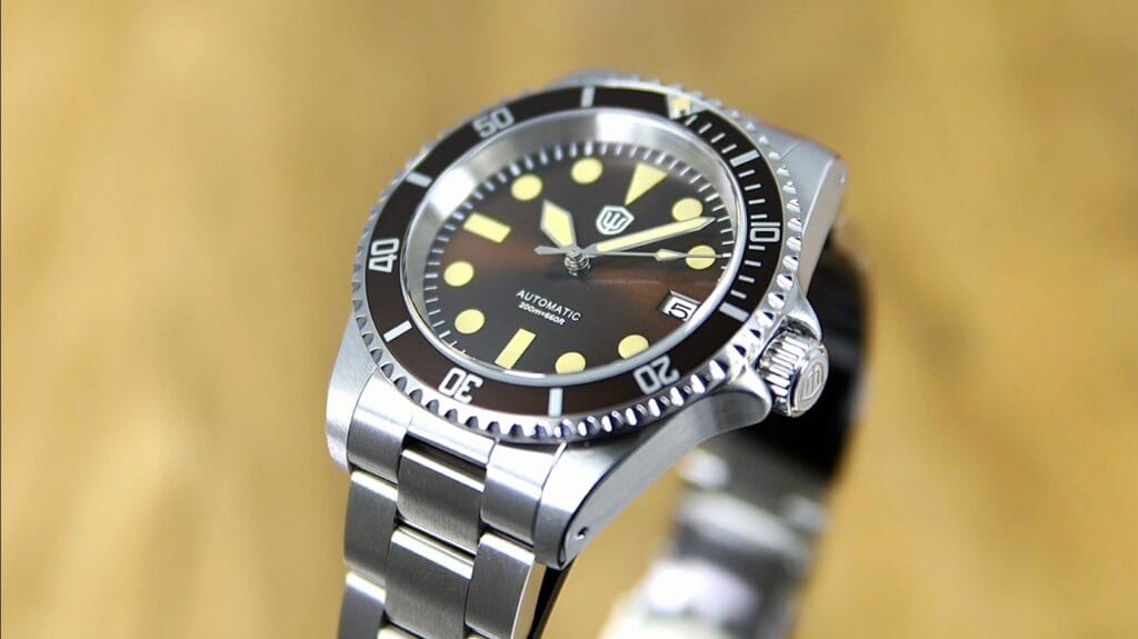 Watchdives WD5513 Watch Review - boxed sapphire crystal