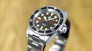 Watchdives WD5513 Watch Review - boxed sapphire crystal
