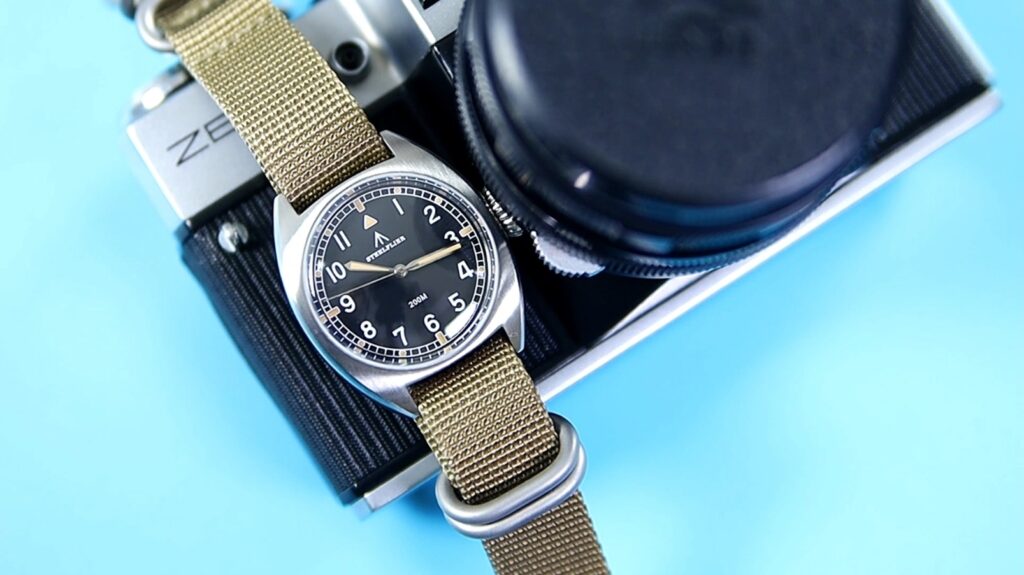 Steelflier SF745 - field watch