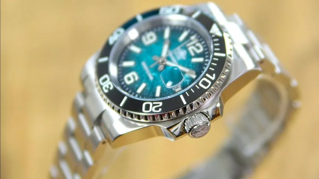 Addiesdive AD2513 - signed crown