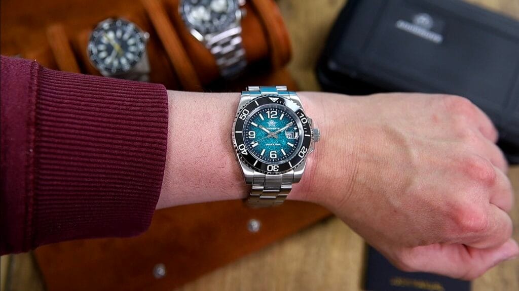 Addiesdive AD2513 - wrist shot