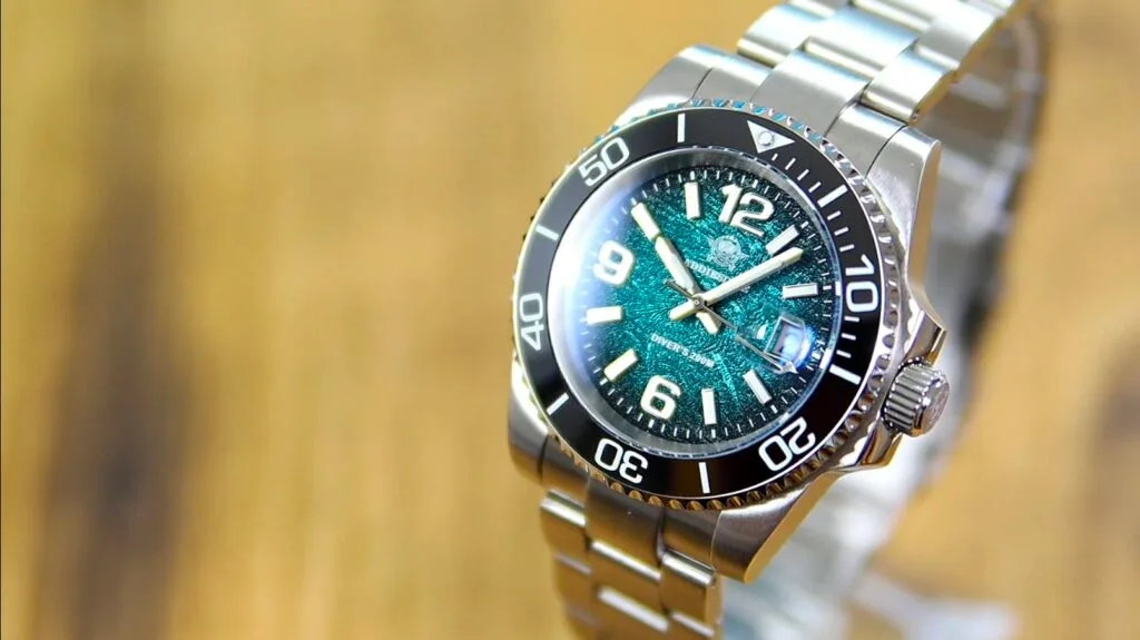 Addiesdive AD2513 - textured gradient dial