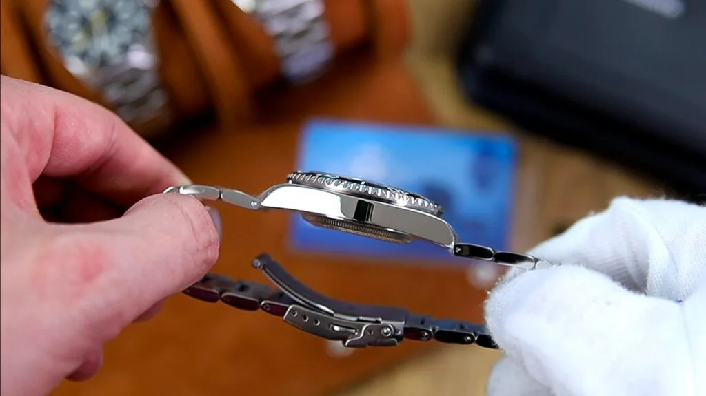 Addiesdive AD2513 - polished flanks