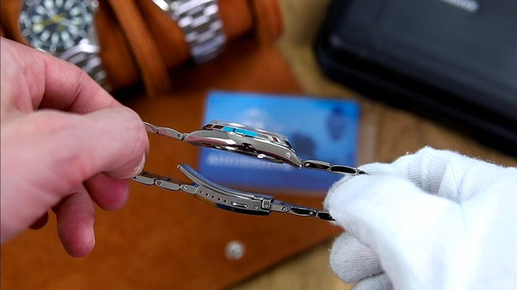 Addiesdive AD2515 - polished flanks