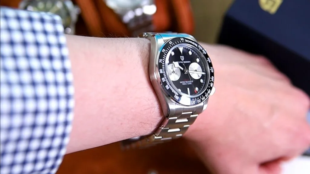 Pagani Design PD1718 - no overhang on the wrist