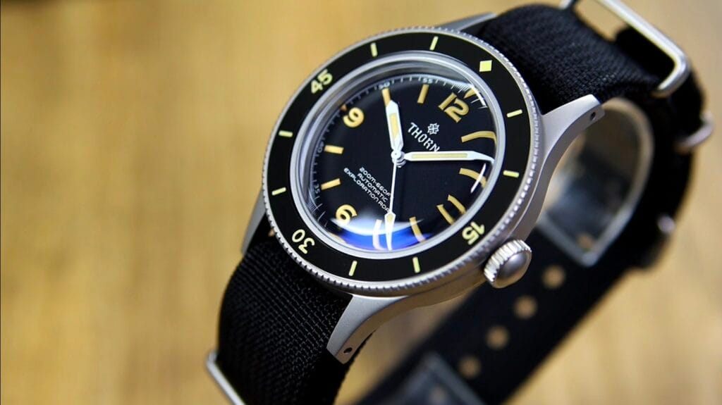 Thorn SHY033 - screw-down crown