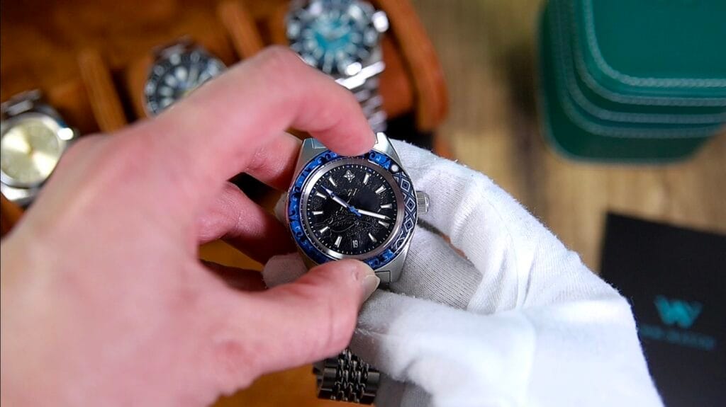 WM Watch WM220 - 120 click bezel