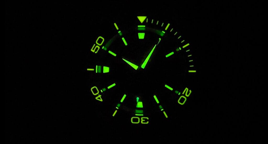 Addiesdive AD2505 - lume shot