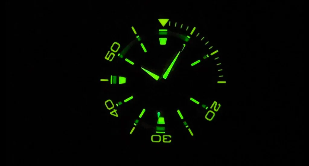 Addiesdive AD2505 - lume shot