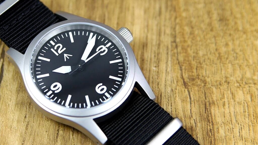 Militado ML05 v2 - vintage style